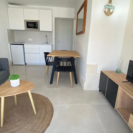 Lägenhet Xoriguer -apartamento Con Piscina Junto La Playa *